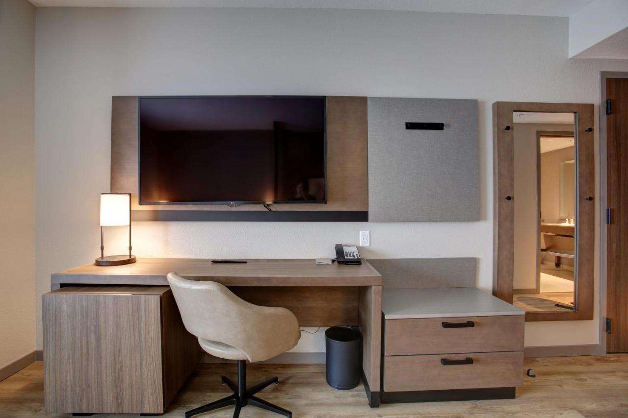 Hyatt Place At Wichita State University Экстерьер фото